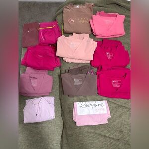 They’re all in great condition. Sizes vary between small, xs, and small/tall.